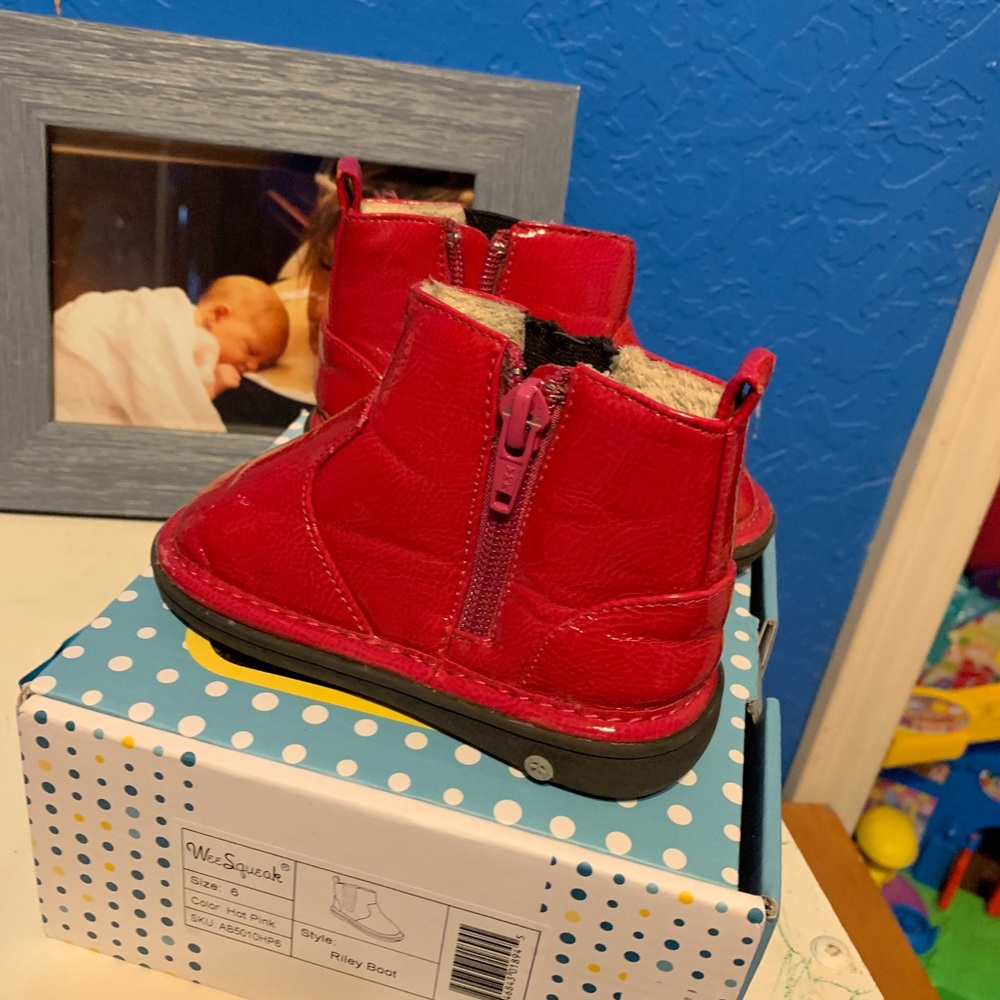 Wee squeaks Riley boots size 6